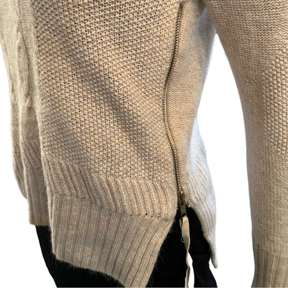 Beautiful knit sweater - Picture 6 of 9